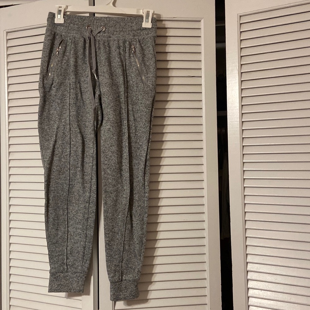 grey sweatpants